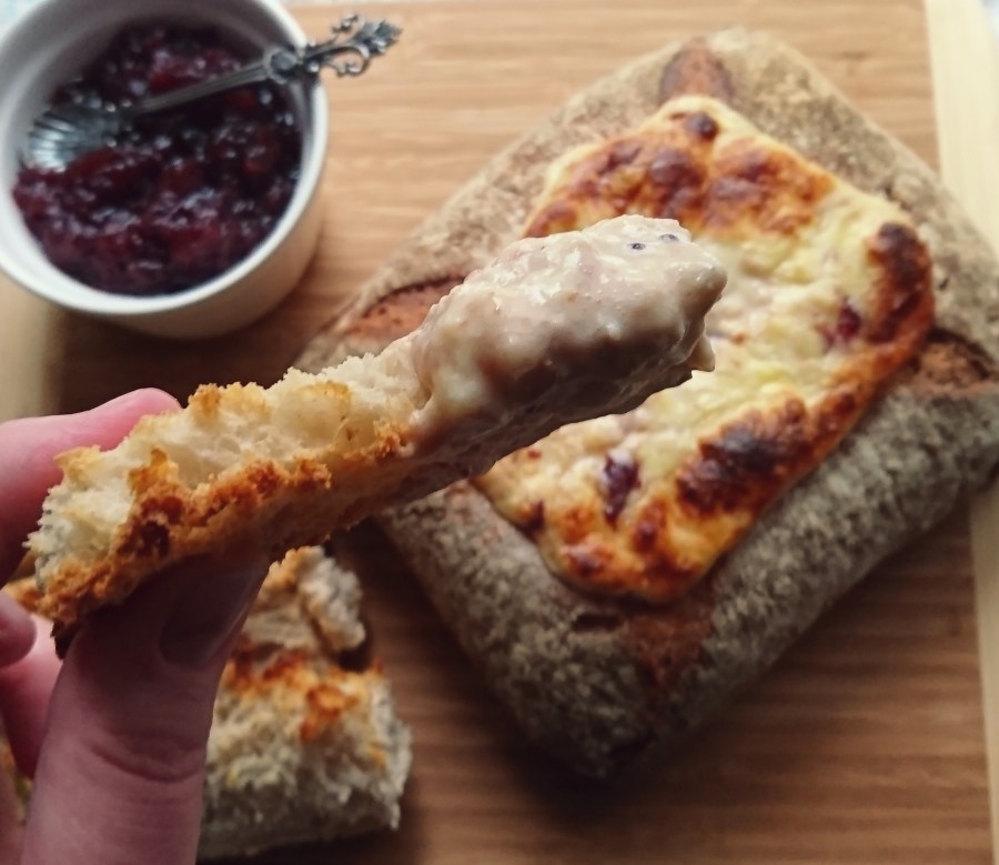 Vegan Baked Cheese & Cranberry&nbsp;Dip
