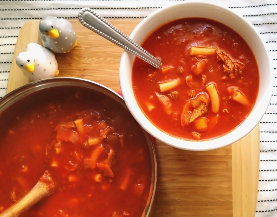 Vegan Beef, Tomato & Macaroni&nbsp;Soup